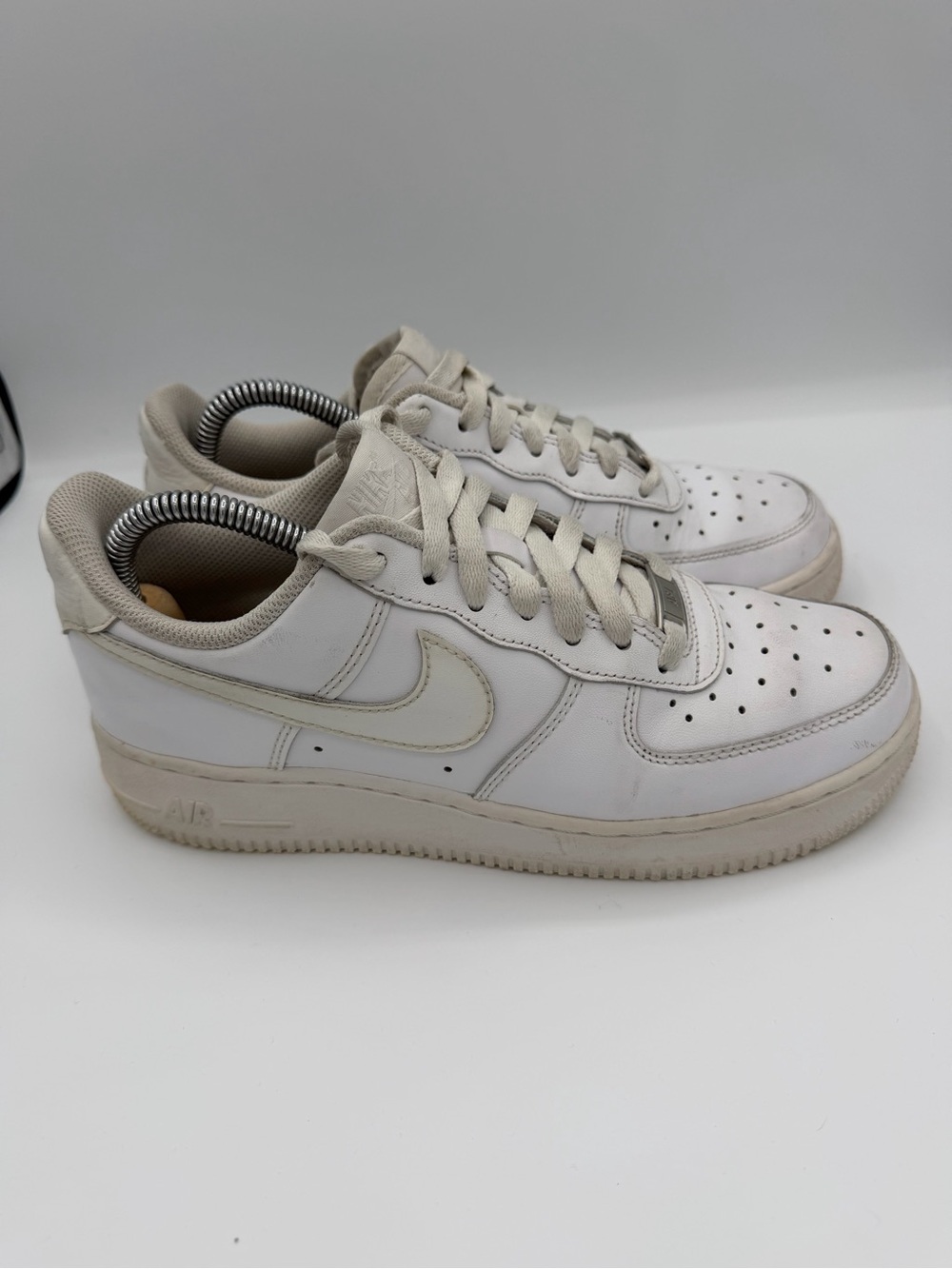 Nike Air Force 1 ’07 Triple White DD8959-100 Womens Size 8 Low Top Sneakers - Picture 3 of 8